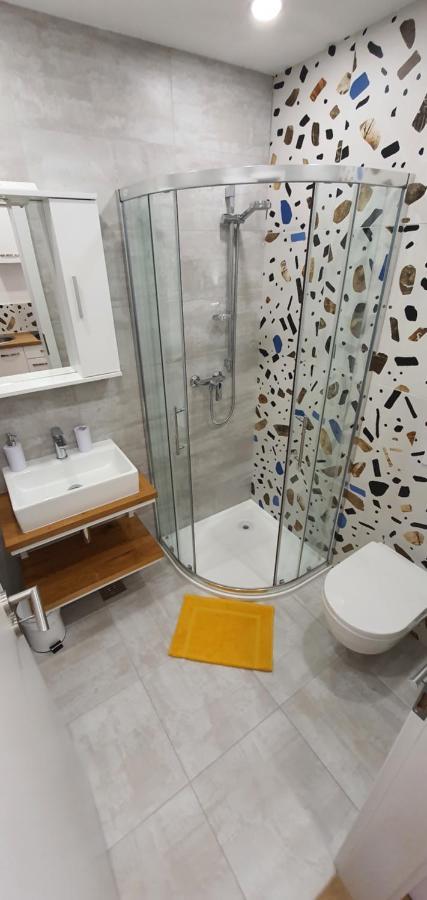 Apartments & Rooms Karla Драмал Екстериор снимка