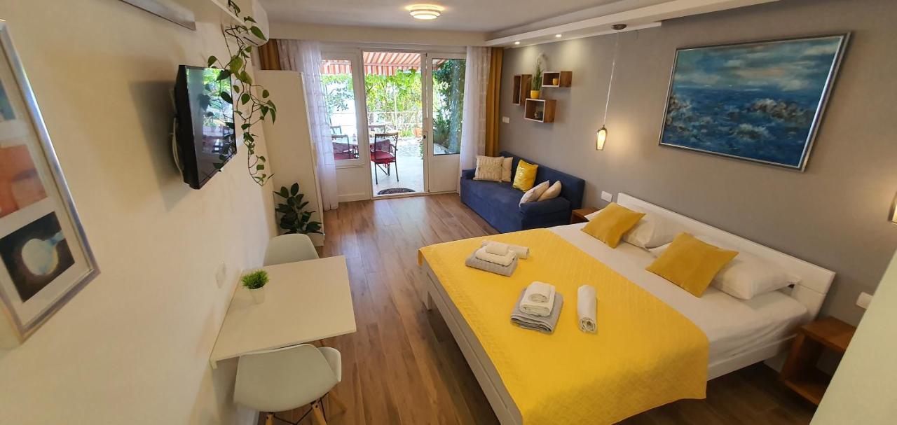 Apartments & Rooms Karla Драмал Екстериор снимка