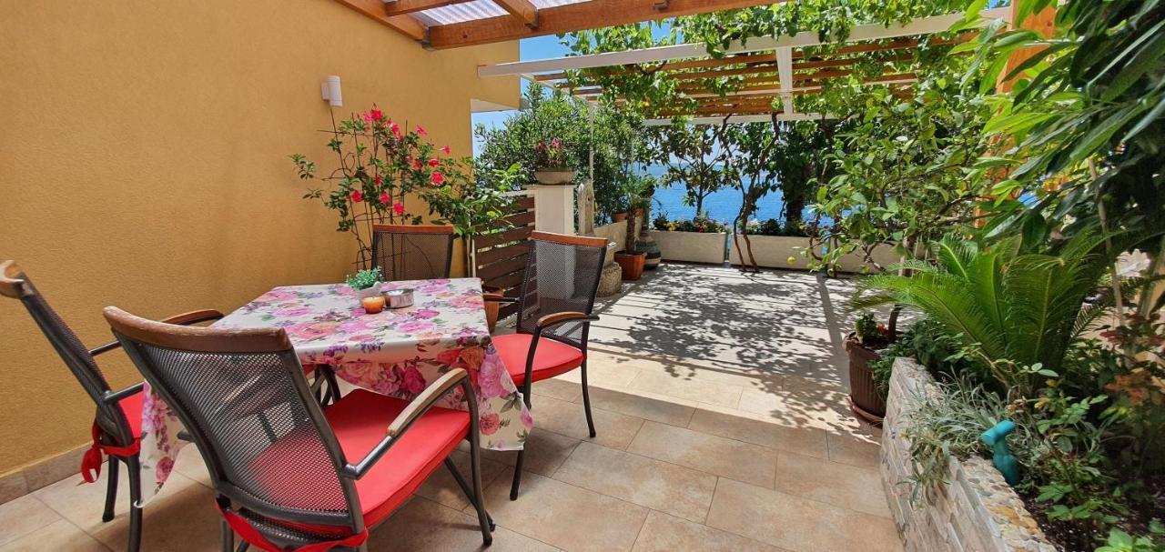 Apartments & Rooms Karla Драмал Екстериор снимка