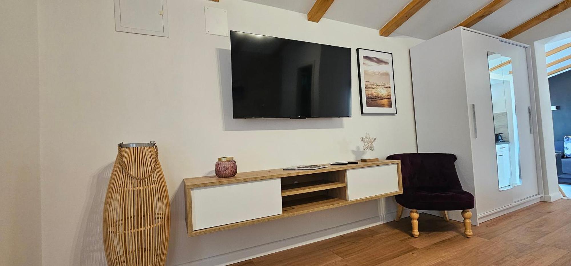 Apartments & Rooms Karla Драмал Екстериор снимка