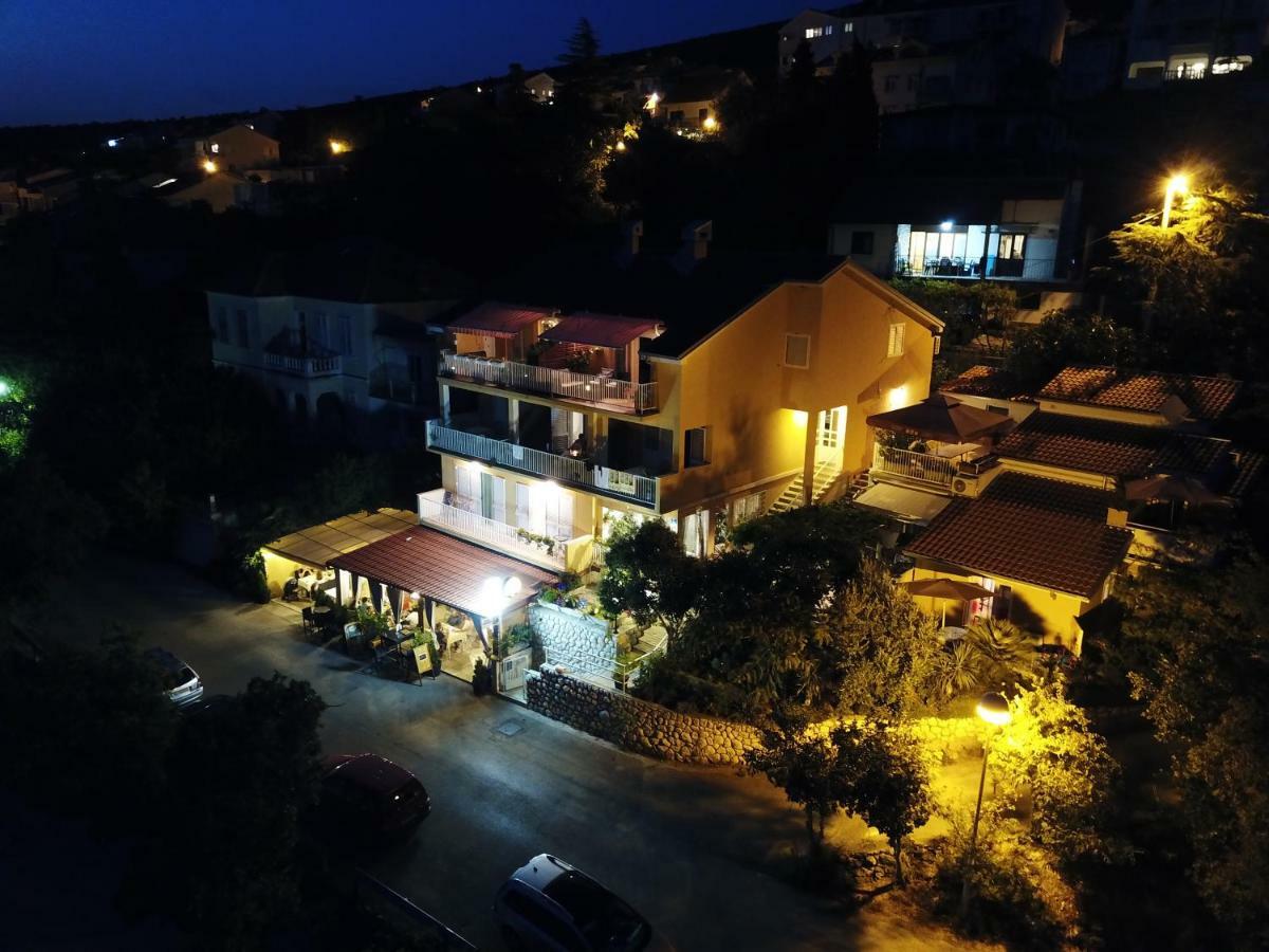Apartments & Rooms Karla Драмал Екстериор снимка