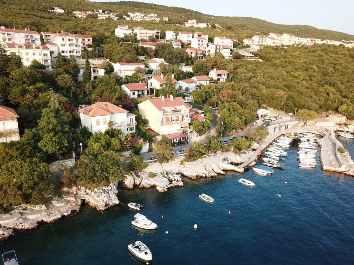 Apartments & Rooms Karla Драмал Екстериор снимка