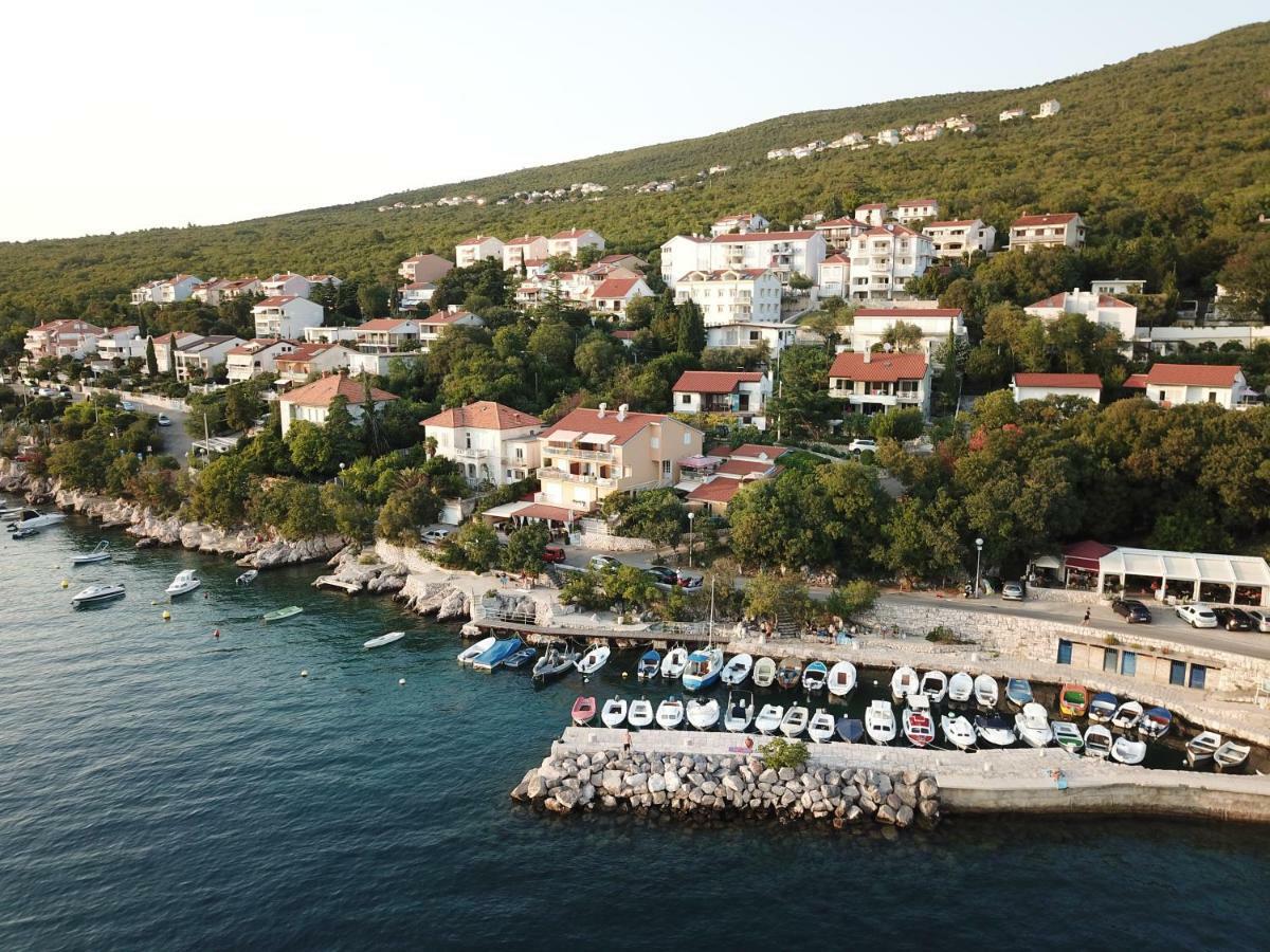 Apartments & Rooms Karla Драмал Екстериор снимка