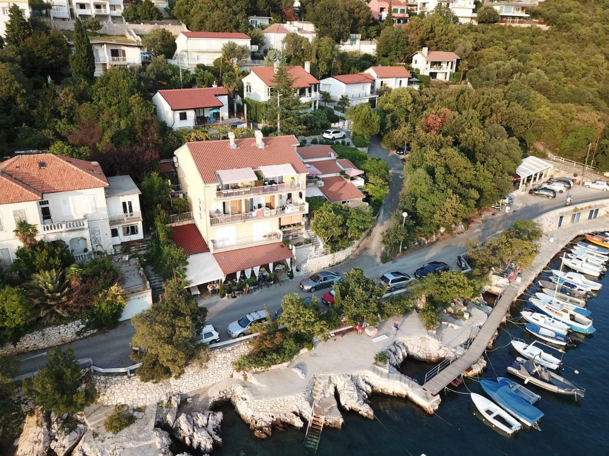 Apartments & Rooms Karla Драмал Екстериор снимка